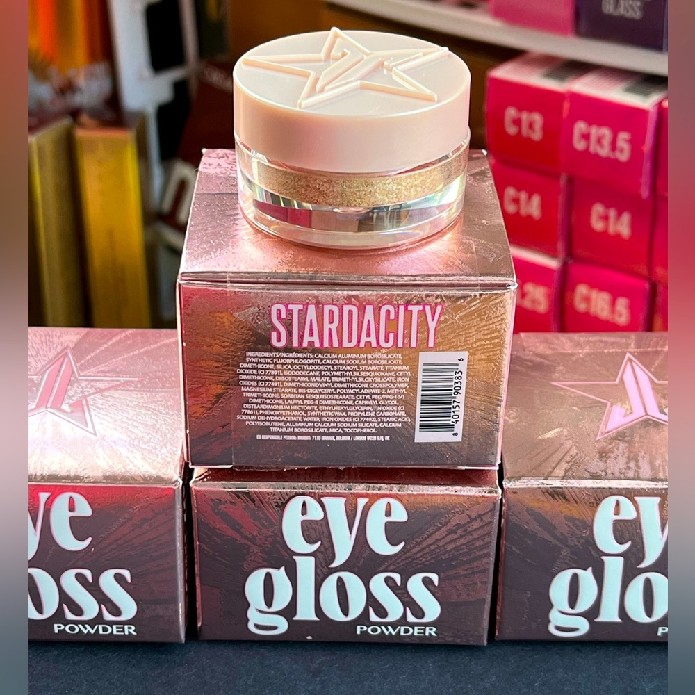Jeffree Star Eye Gloss Powder in STARDACITY